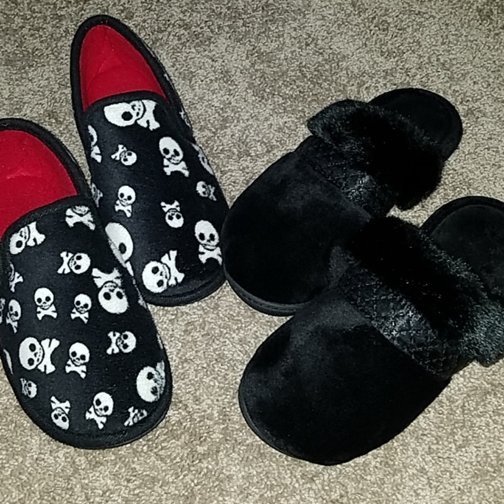 Bundle Two Pairs Slippers - Picture 2 of 8